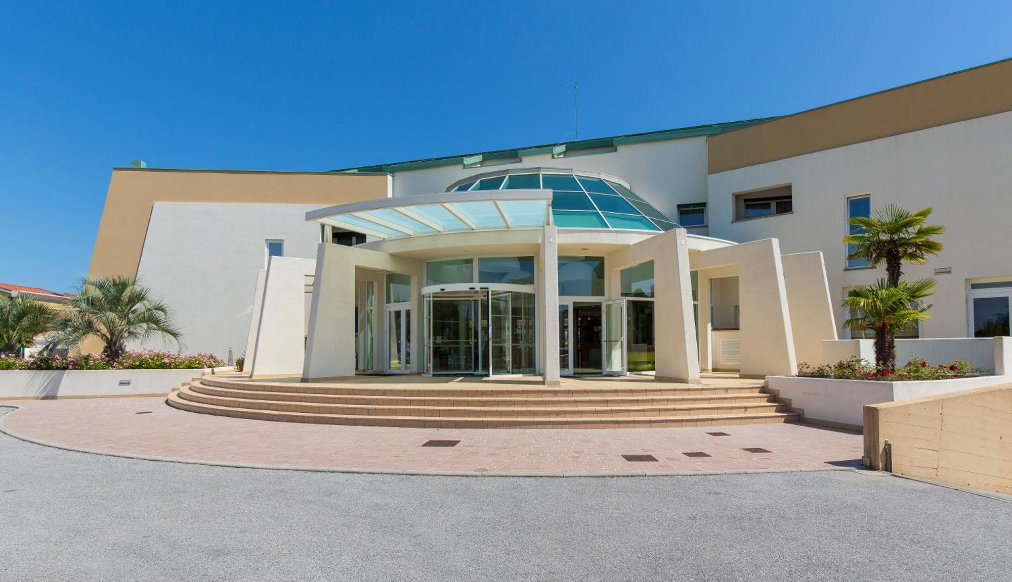 Hotel Maregolf Caorle Exterior photo