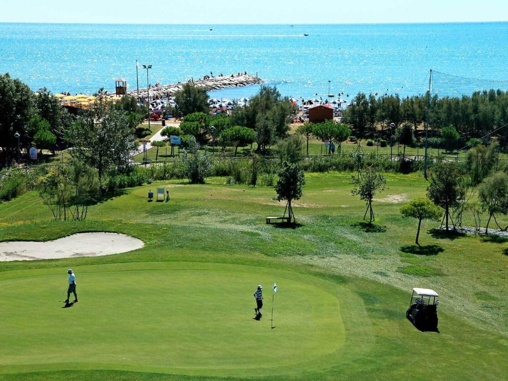 Hotel Maregolf Caorle Exterior photo